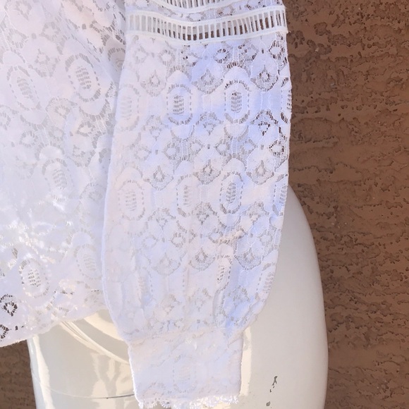 Hinge long sleeved lace top - Picture 3 of 6